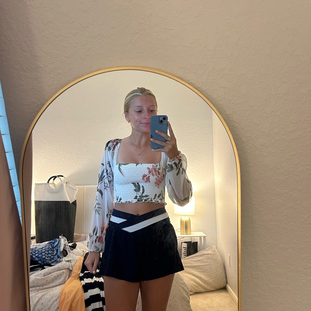 Shore Flowered Crop-Top Long Sleeve